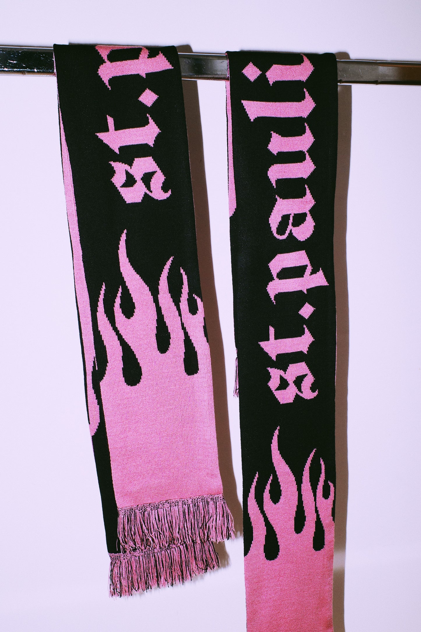 St. Pauli Flame Scarf - Black & Pink